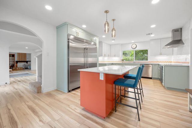 12422 Deer TRAK, Austin, TX 78727
