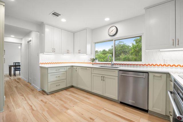 12422 Deer TRAK, Austin, TX 78727