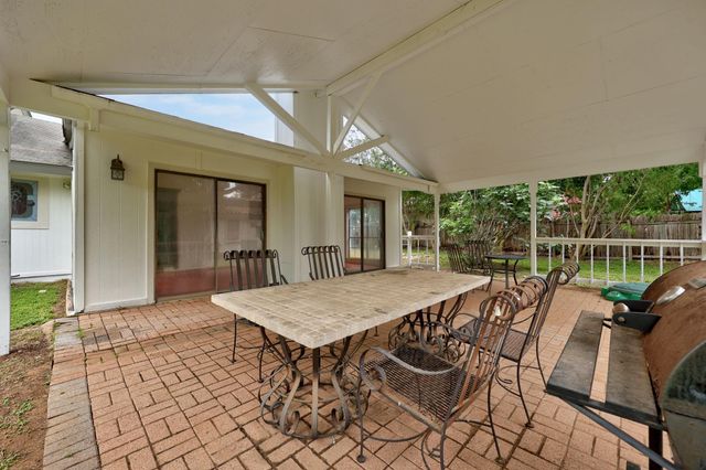 12422 Deer TRAK, Austin, TX 78727