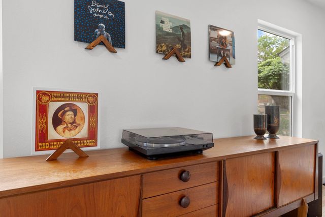 12422 Deer TRAK, Austin, TX 78727