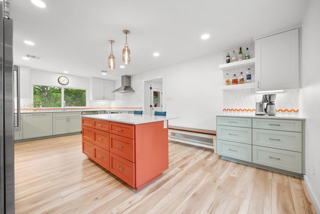 12422 Deer TRAK, Austin, TX 78727