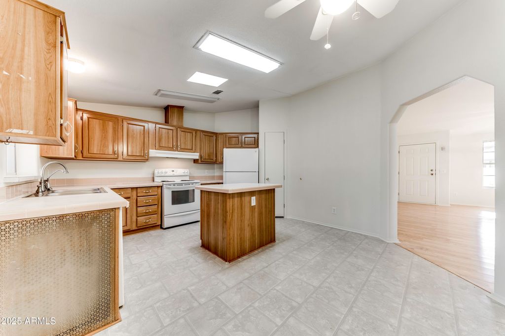 17200 W BELL Road 2360, Surprise, AZ 85374 — photo 3