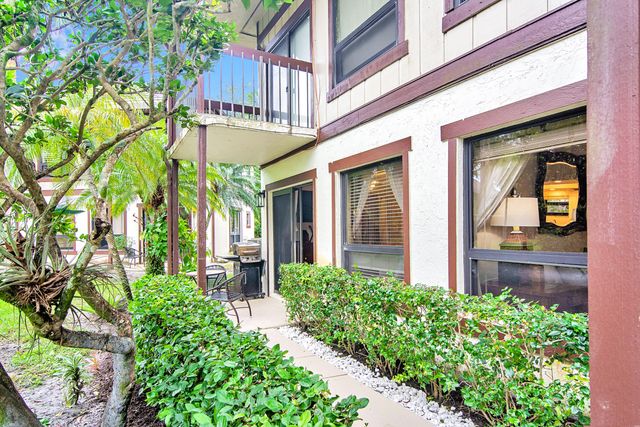 13334 Polo Club Road 218, Wellington, FL 33414