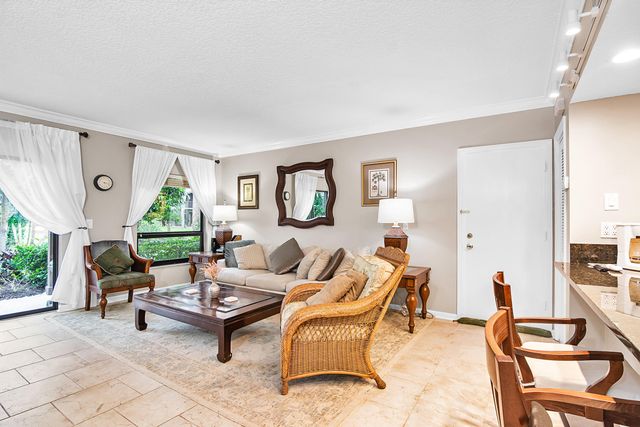 13334 Polo Club Road 218, Wellington, FL 33414