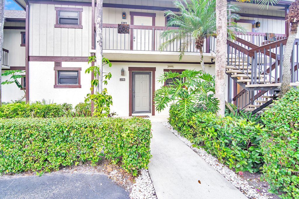 13334 Polo Club Road 218, Wellington, FL 33414