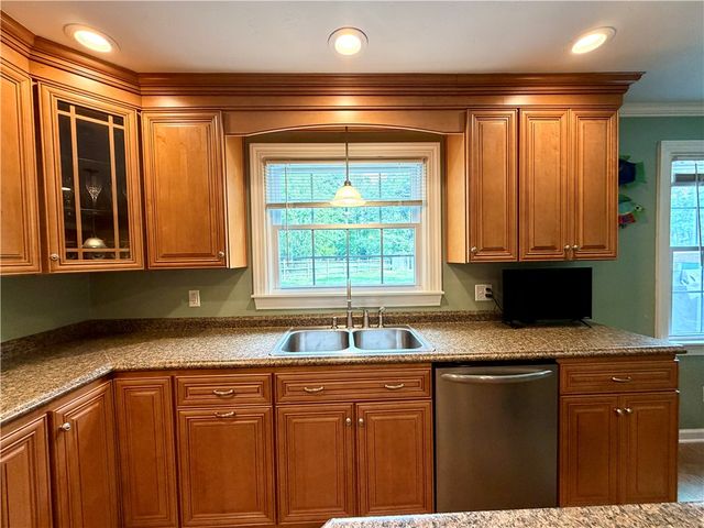 5005 Northlawn Cir, Murrysville, PA 15668