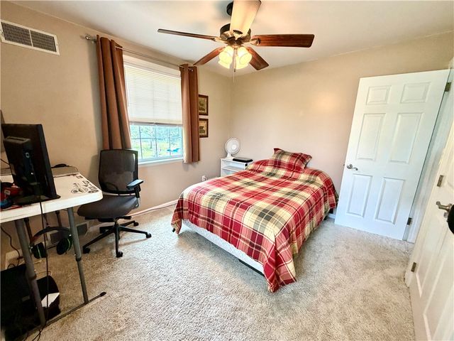5005 Northlawn Cir, Murrysville, PA 15668