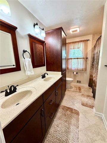 5005 Northlawn Cir, Murrysville, PA 15668