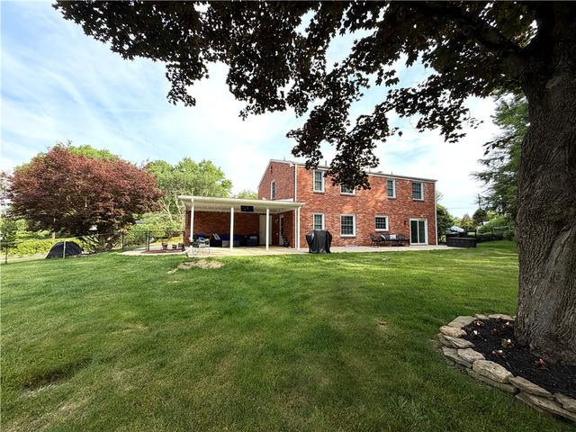 5005 Northlawn Cir, Murrysville, PA 15668