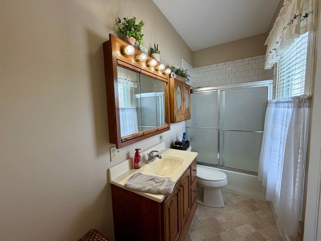 714 SW 4th Avenue, Independence, IA 50644