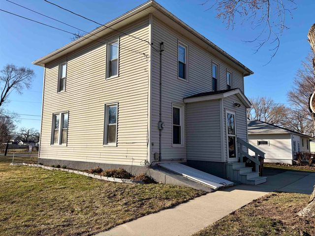 714 SW 4th Avenue, Independence, IA 50644