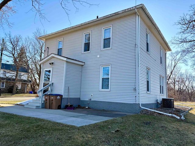 714 SW 4th Avenue, Independence, IA 50644