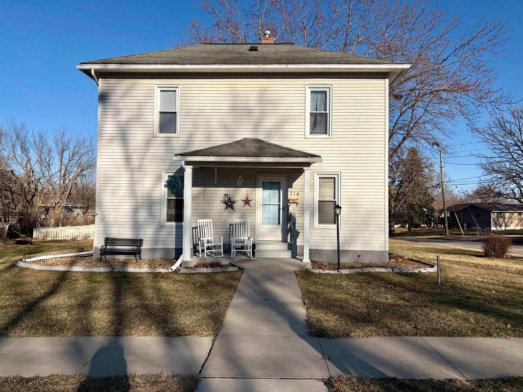 714 SW 4th Avenue, Independence, IA 50644