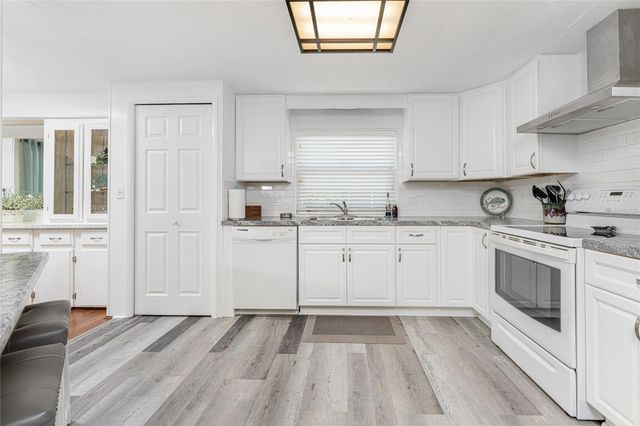 6461 FALCON DRIVE, Englewood, FL 34224