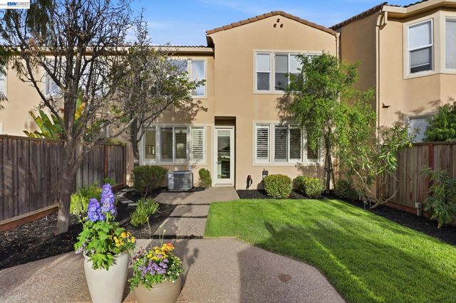 19455 Buren Pl, Castro Valley, CA 94552