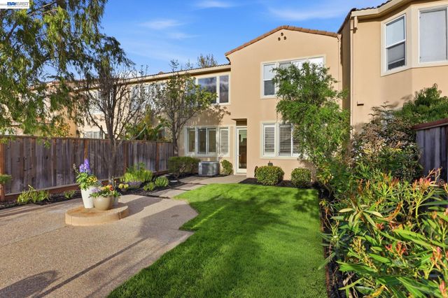 19455 Buren Pl, Castro Valley, CA 94552