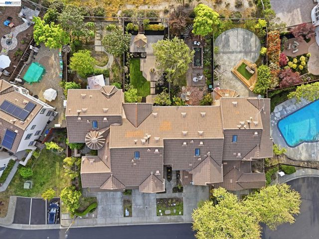 19455 Buren Pl, Castro Valley, CA 94552