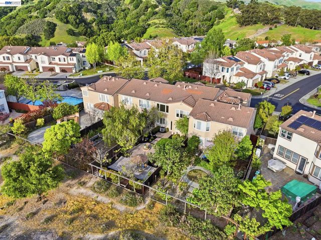 19455 Buren Pl, Castro Valley, CA 94552