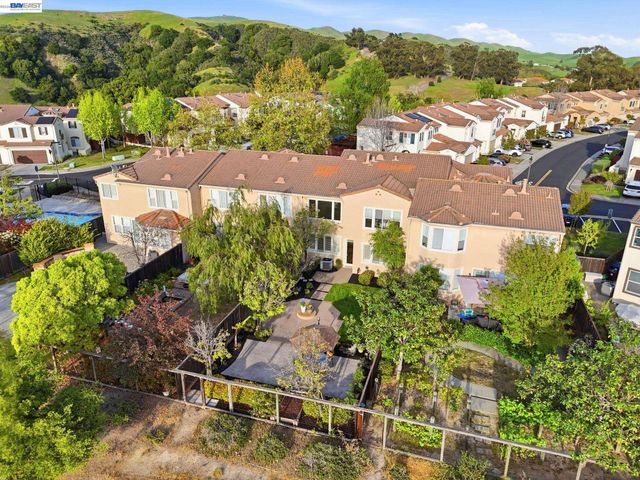 19455 Buren Pl, Castro Valley, CA 94552