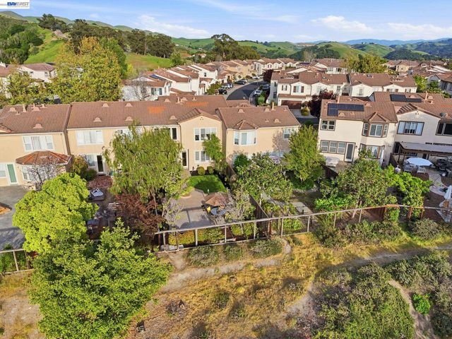 19455 Buren Pl, Castro Valley, CA 94552