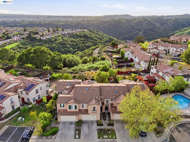 19455 Buren Pl, Castro Valley, CA 94552