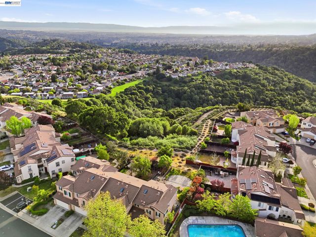 19455 Buren Pl, Castro Valley, CA 94552