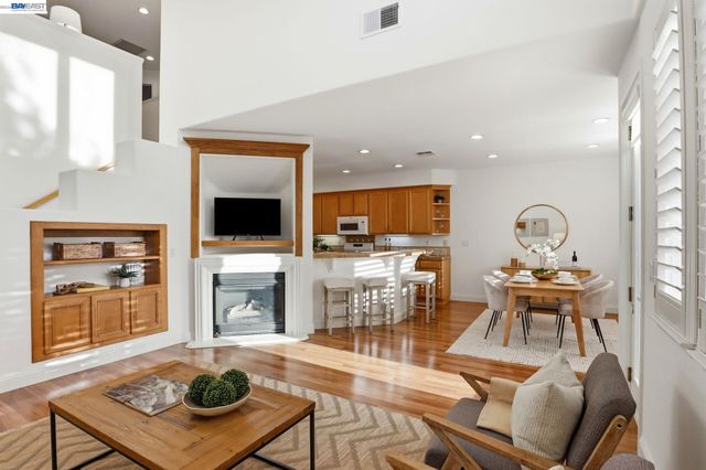 19455 Buren Pl, Castro Valley, CA 94552