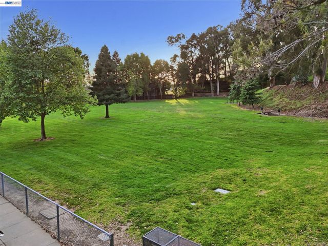 19455 Buren Pl, Castro Valley, CA 94552