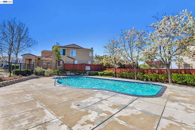 19455 Buren Pl, Castro Valley, CA 94552