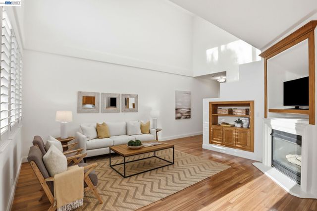 19455 Buren Pl, Castro Valley, CA 94552