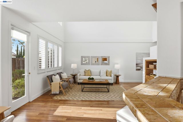 19455 Buren Pl, Castro Valley, CA 94552