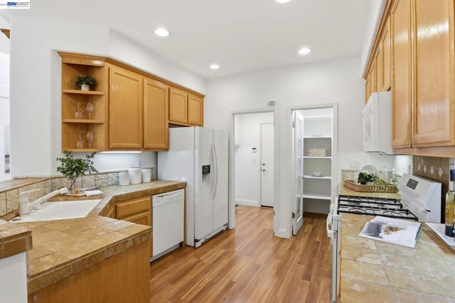 19455 Buren Pl, Castro Valley, CA 94552