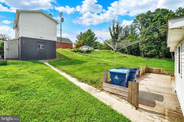 1608 W POPLAR TER, York, PA 17404