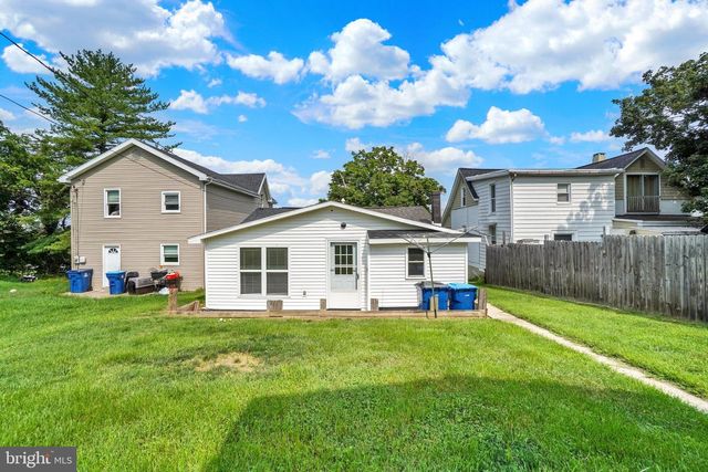 1608 W POPLAR TER, York, PA 17404