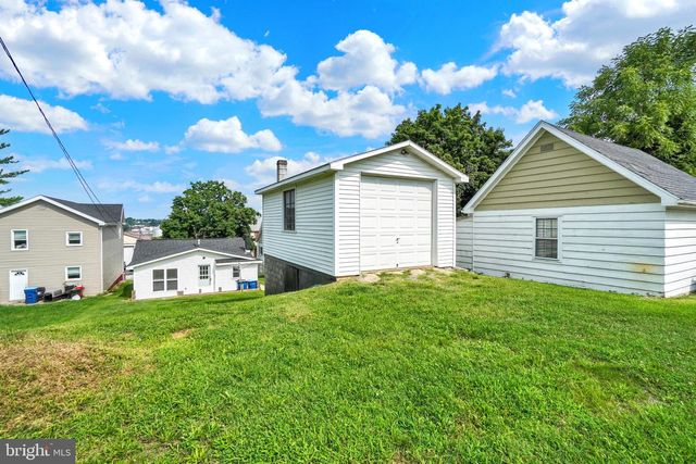 1608 W POPLAR TER, York, PA 17404