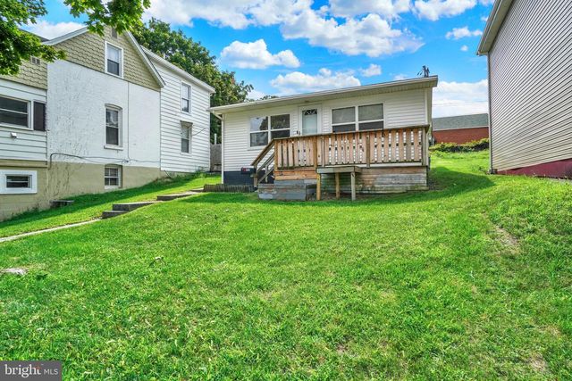 1608 W POPLAR TER, York, PA 17404