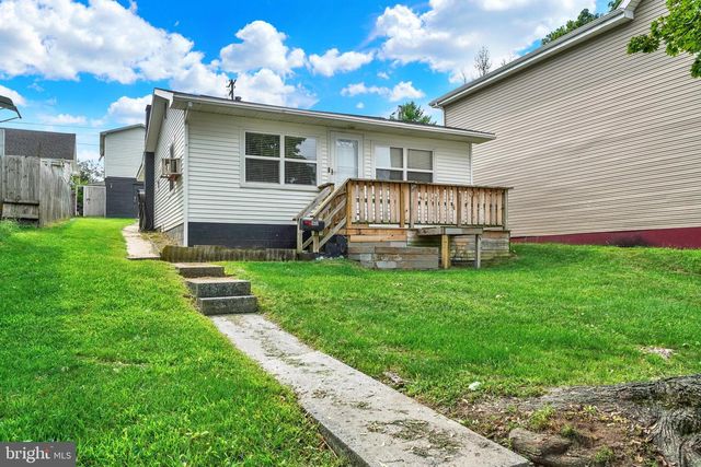 1608 W POPLAR TER, York, PA 17404