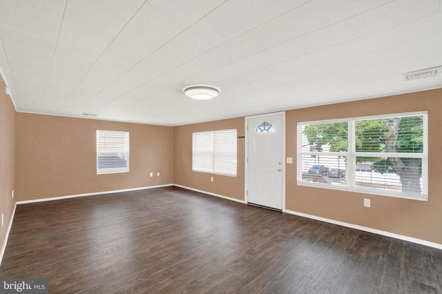 1608 W POPLAR TER, York, PA 17404