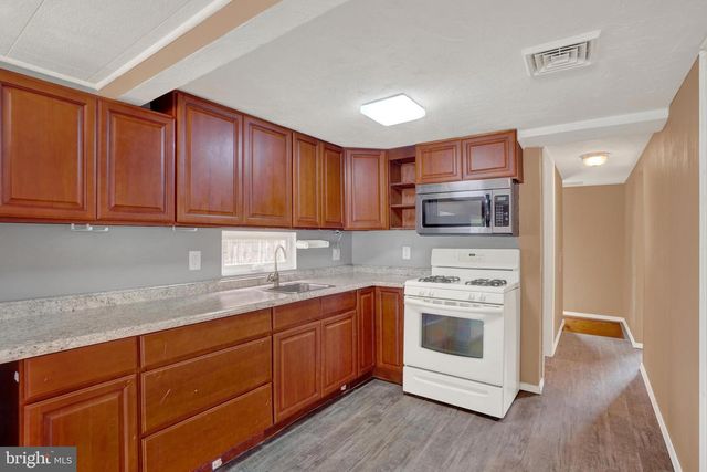 1608 W POPLAR TER, York, PA 17404