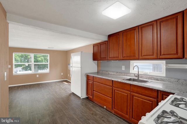 1608 W POPLAR TER, York, PA 17404