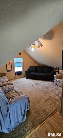 1613 N 6TH Street, Quincy, IL 62301