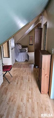 1613 N 6TH Street, Quincy, IL 62301