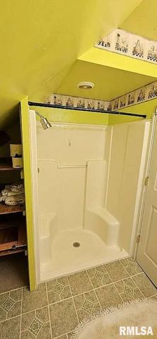 1613 N 6TH Street, Quincy, IL 62301