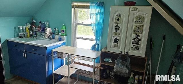 1613 N 6TH Street, Quincy, IL 62301