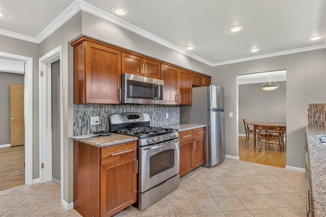 3923 Croyden Avenue, Kalamazoo, MI 49006