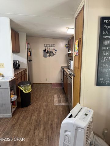 9412 Pat Road, Youngstown, FL 32466