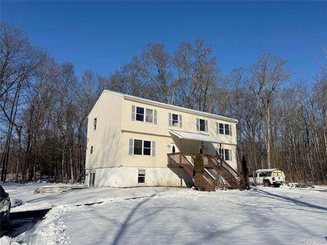 27 Dandelion Lane B, Wallkill, NY 12589