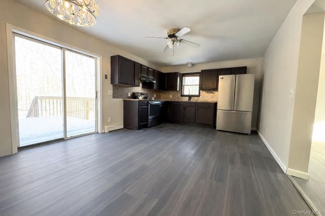 27 Dandelion Lane B, Wallkill, NY 12589