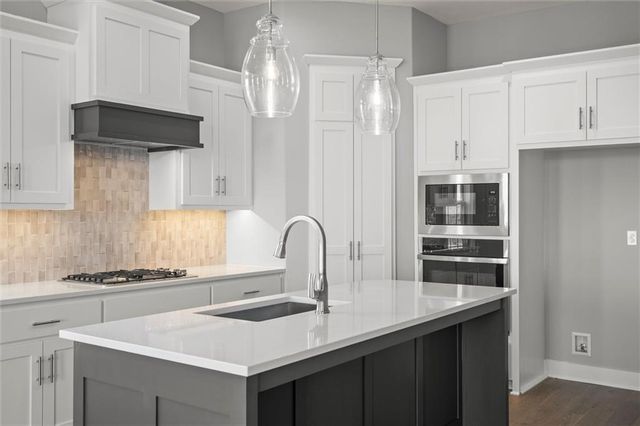 17366 S Raintree Drive Bldg J Unit 40, Olathe, KS 66062