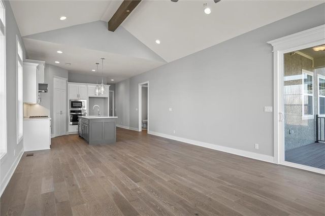 17366 S Raintree Drive Bldg J Unit 40, Olathe, KS 66062